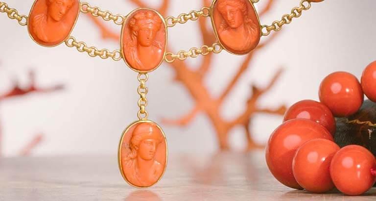 AN ANTIQUE CORAL NECKLACE. 40cm long, weight 18.1g